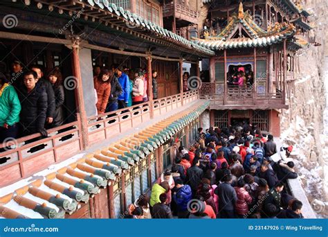 Huangniang Temple: Gizemli Tarihe Yolculuk ve Muhteşem Manzaralar!