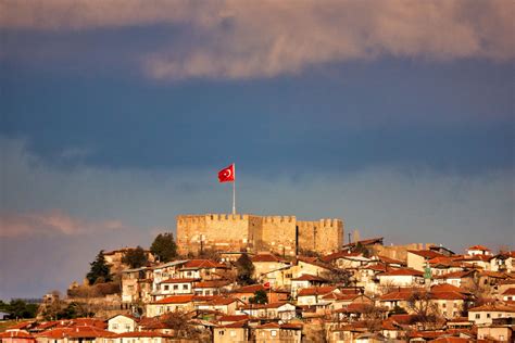 Kastiliya Kalesi: Gizemli Tarihin İzinde Yolculuk