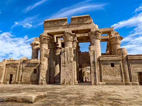 Kom Ombo Tapınağı: Gizemli Bir İki Tanrılı Tapınak!