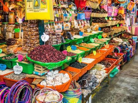  Mercado Benito Juárez: Renowned for Its Vibrant Atmosphere and Authentic Mexican Delights!