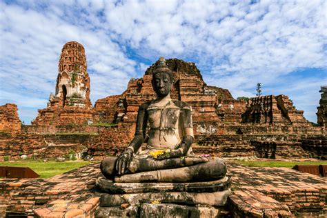  Wat Mahathat Ayutthaya: Antik Bir Dönemin Mistik ve Muhteşem Kalıntıları